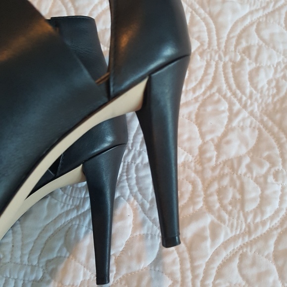 Open Toe Heels - Picture 3 of 5